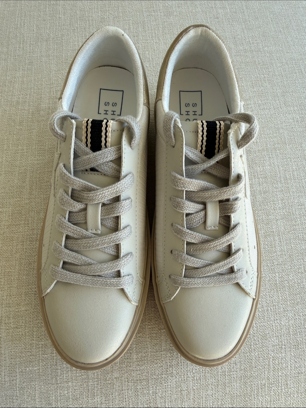 ShuShop White/Cream Leather Star Sneakers matte gold trim 8 NWOT